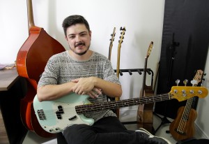 Caio Fernando, baixista e compositor brasileiro. Foto: Samuel de Oliveira 