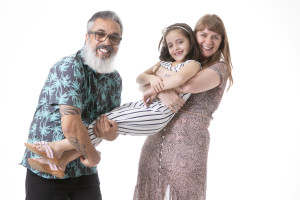 Família Cinsete: Nassau e Jozzy de Souza e a filha Ísis Maria - Foto: Luís Carlos Kriewall Filho